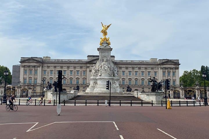 Private London Walking Tour: Westminster Secrets & Royal Tales — 4-Hour Guided Walk photo 3