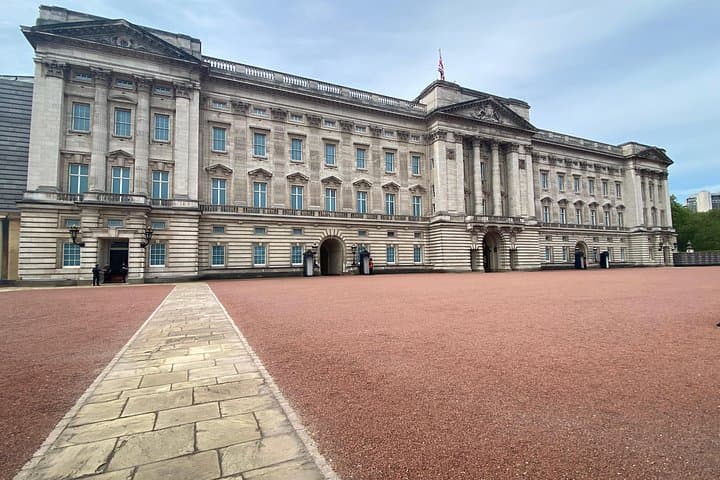 Private London Walking Tour: Westminster Secrets & Royal Tales — 4-Hour Guided Walk photo 5