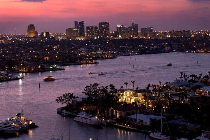 Fort Lauderdale Holiday Lights Cruise: Sea Rocket Intracoastal Tour photo 2