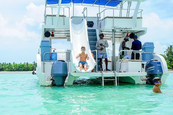 Punta Cana Catamaran Party: Snorkel, Natural Pool & Open Bar Cruise photo 4