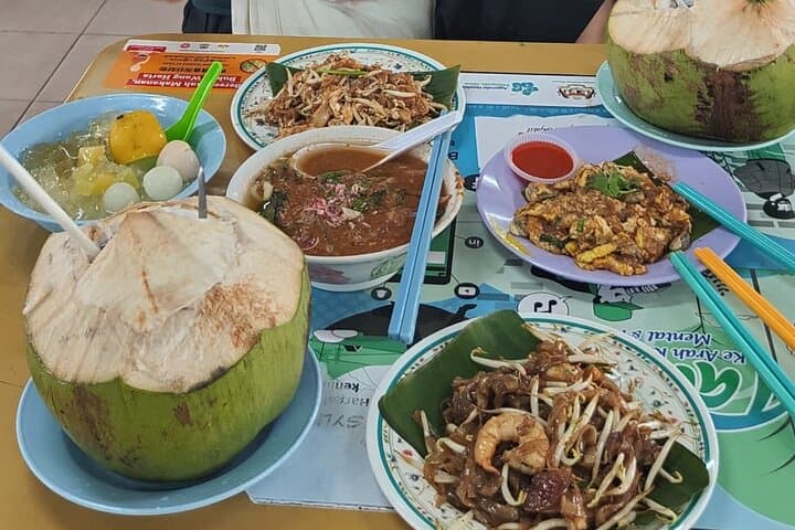Penang Flexible Private Sightseeing Tour: Custom 8‑Hour George Town Explorer photo 2