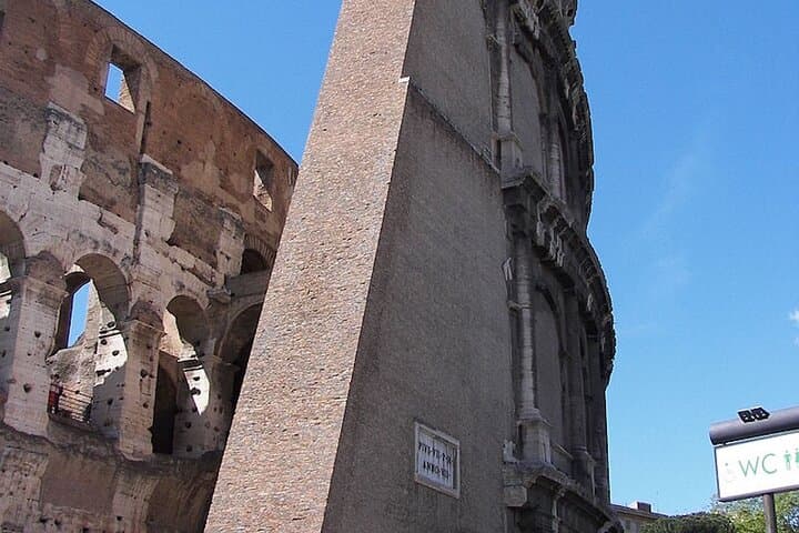 Roaming Rome: Colosseum, Palatine Hill & Roman Forum Guided Walking Tour photo 2