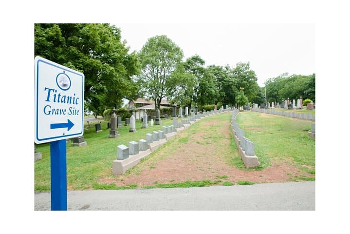 Halifax and South Shore Private 8-Hour Guided Tour: Lunenburg, Mahone Bay & Ovens photo 4