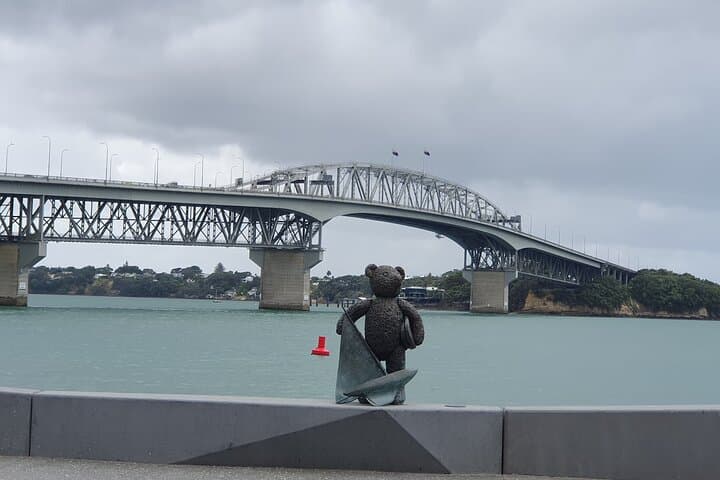 Auckland Highlights Full-Day Guided Tour: Westhaven, Mt Eden & Piha Beach photo 2