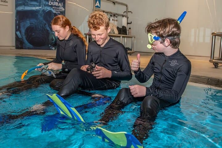 Deep Dive Dubai: Explore the World’s Deepest Pool and Indoor Scuba Experience photo 4