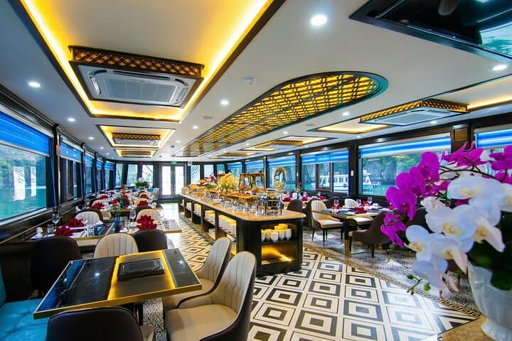 Luxury Day Cruise to Halong Bay from Hanoi — Sung Sot, Titov & Kayaking photo 4