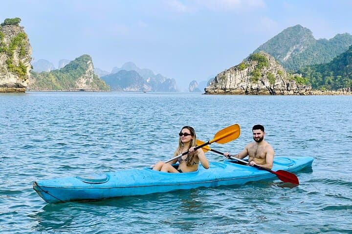 Private Canoe Tour: Hidden Gems of Halong & Lan Ha Bay (2-Hour Paddle) photo 4