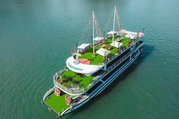 Halong Bay Luxury Day Cruise: Kayaking, Sung Sot Cave & Sunset Party photo 4