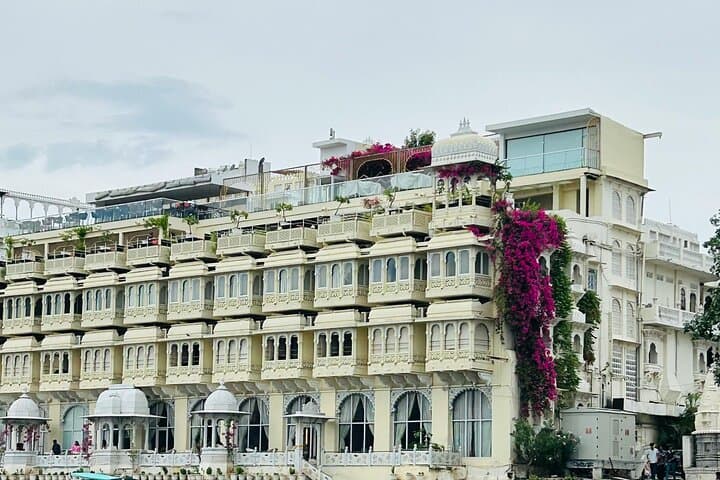 Udaipur in a Day: Private City Palace, Lake Pichola & Monsoon Palace Tour photo 4