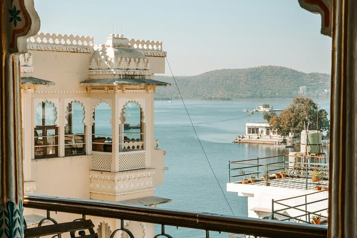 Udaipur in a Day: Private City Palace, Lake Pichola & Monsoon Palace Tour photo 5