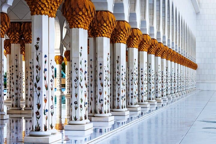Full-Day Abu Dhabi Sightseeing Tour — Sheikh Zayed, Qasr Al Watan & Corniche photo 3
