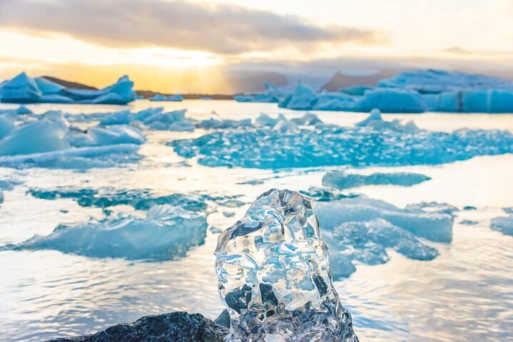 Private Glacier Lagoon Day Tour: Jökulsárlón, Waterfalls & Black Sand Beach
