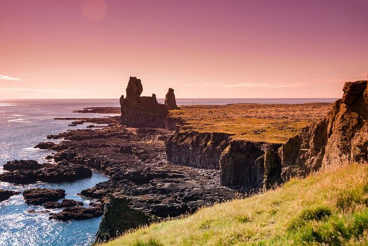 Private Snæfellsnes Peninsula Day Tour: Kirkjufell, Arnarstapi & Black Sand Beaches photo 3