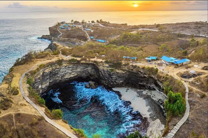 Nusa Penida Sunrise & Sunset Private Tour: Kelingking, Broken Beach & Angel's Billabong photo 2