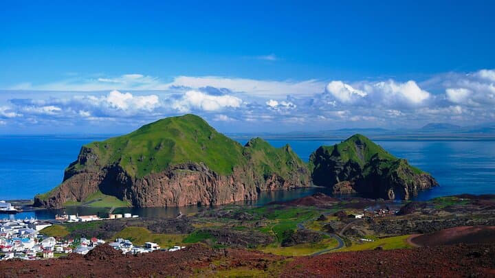 Private Westman Islands Day Tour — Heimaey Volcano Hike, Puffins & Coastal Wonders photo 4