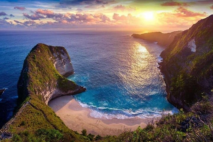 Nusa Penida Sunrise & Sunset Private Tour: Kelingking, Broken Beach & Angel's Billabong photo 3