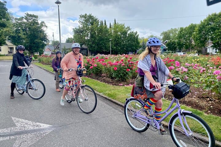 Bike Portland: Bridges, Murals, Poetry & Doughnuts on a 2–3 Hour City Ride photo 4