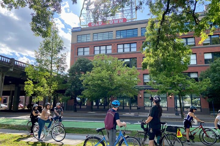 Bike Portland: Bridges, Murals, Poetry & Doughnuts on a 2–3 Hour City Ride photo 3