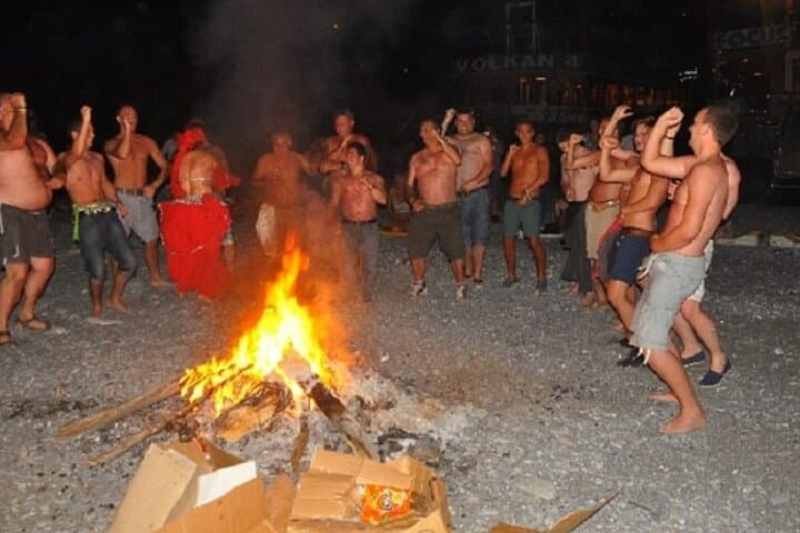 Sunset Boat Trip from Ölüdeniz and Fethiye: Evening Cruise to St. Nicholas Island & Camel Beach