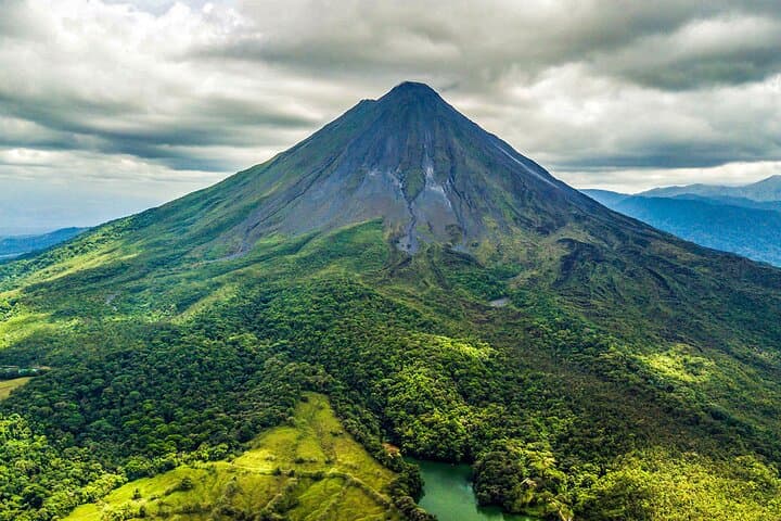 Arenal Volcano Lava Trail Hike and Baldi Hot Springs Dinner Experience in La Fortuna photo 3