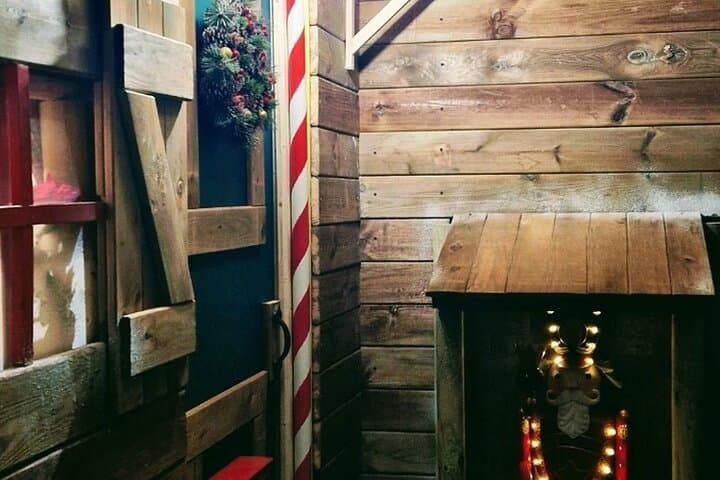 Panic at the Factory Escape Room Perpignan — Save Christmas in 60 Minutes photo 2