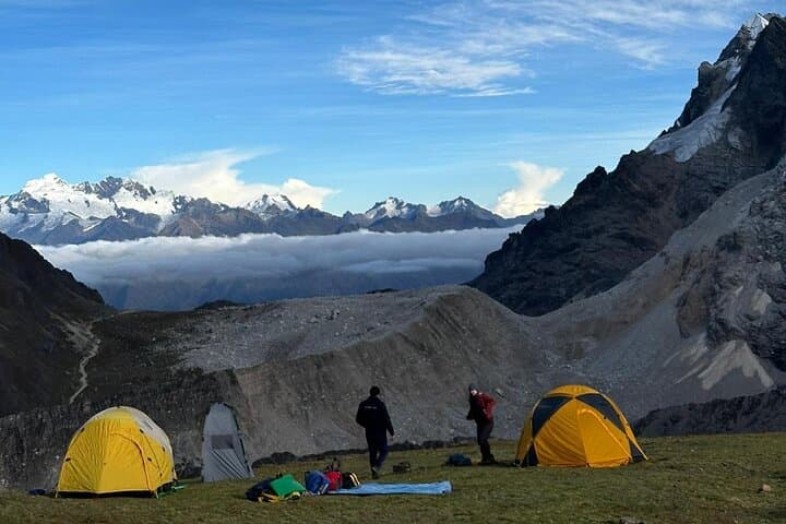 Classic Inca Trail Trek: 4-Day Guided Hike to Machu Picchu photo 2