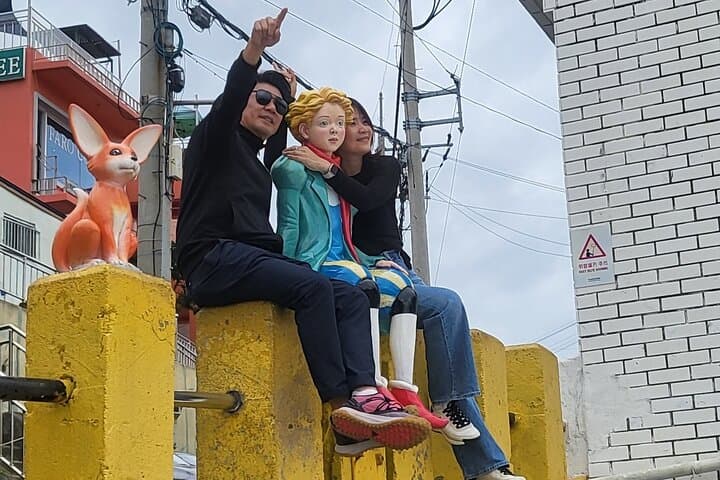 Busan K‑Pop Dance Class & City Tour — Gamcheon, Oryukdo & Jimin’s Cafe photo 6