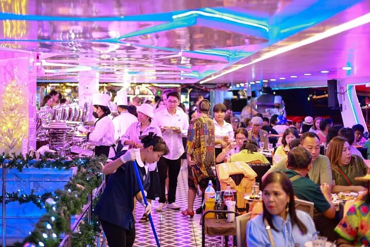 Bangkok Smile Riverside Dinner Cruise: Luxury Buffet on the Chao Phraya photo 2
