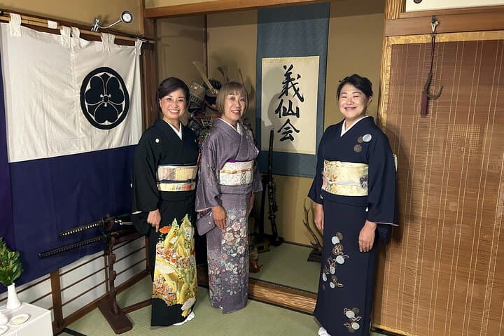 Private Samurai Sword Experience in Meguro — Iaido Training & Kesagiri Practice photo 6