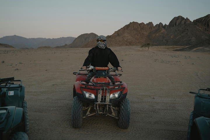 Red Dunes Desert Safari Dubai: Evening 4x4, Sandboarding & Bedouin Camp photo 4