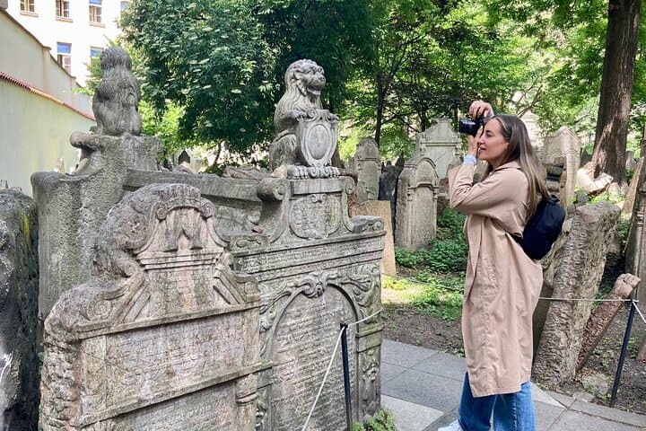 Prague Jewish Quarter: In-Depth All-Synagogues Semi-Private Tour