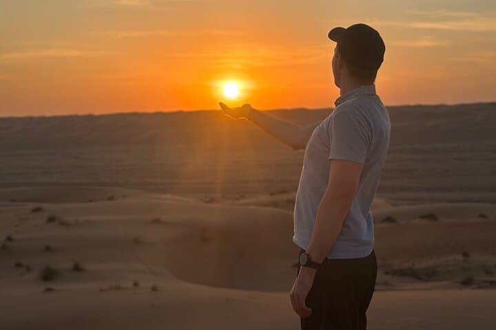 Sunset in Wahiba Sands: 4x4 Dune Bashing, Camels & Desert Dinner