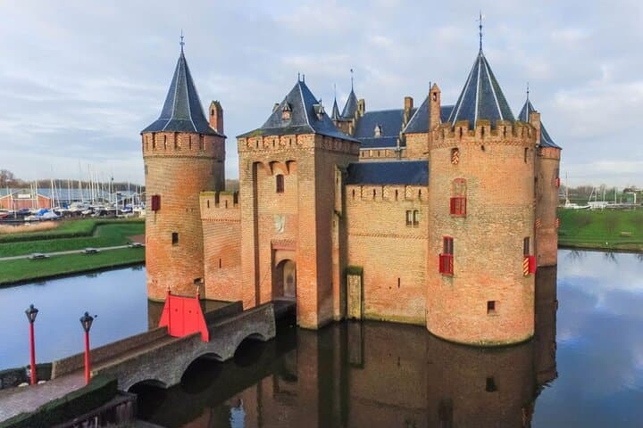 Private Tour to Muiderslot & Kasteel de Haar from Amsterdam: Castles, Gardens & History