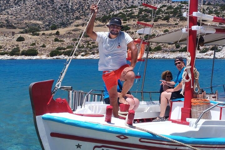 Private Short Boat Trip to Rina's Cave — Naxos South Coast Cruise photo 1