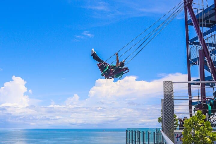 Sky-High Swing Over Panama City: Rooftop Views and Urban Adrenaline photo 2