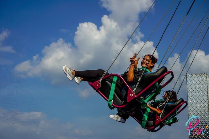 Sky-High Swing Over Panama City: Rooftop Views and Urban Adrenaline photo 4