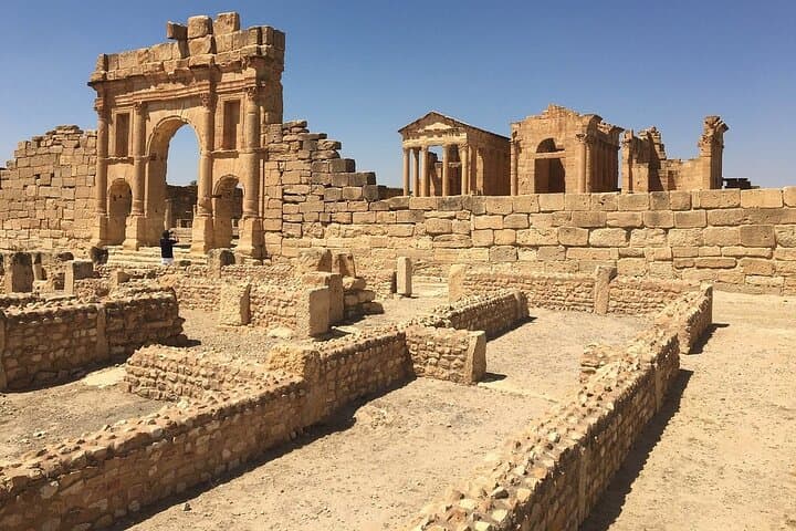 6-Day Southern Tunisia Guided Tour: Desert Oases, Ksour & Roman Ruins
