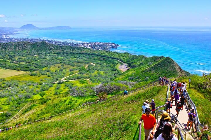 Diamond Head Summit Shuttle: Waikiki Hike with Entry Tickets Included photo 4