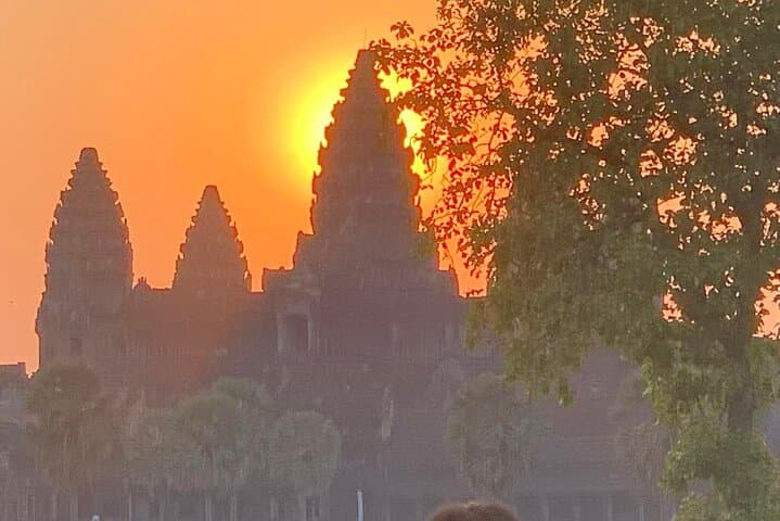 Sunrise to Sunset: 2-Day Private Angkor Wat Tour with Official Guide