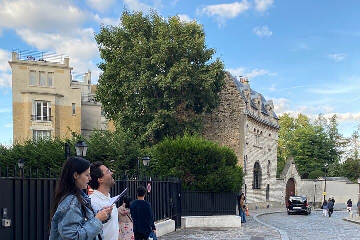 Montmartre Escape Game Guided Walking Tour: Interactive History & Puzzles photo 2