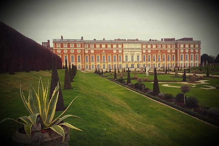 Hampton Court Palace Day Trip from Southampton Cruise Terminal photo 4