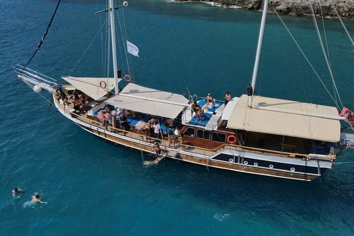 Saranda Daily Yacht Tour: Kakome, Krorez & Qefali Boat Trip from Sarandë photo 1