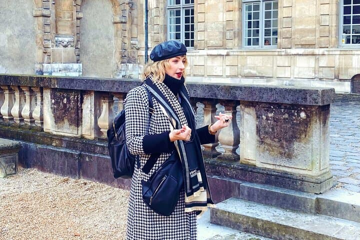 Paris Essentials Private Tour: Insider Walking Tour of Notre-Dame, Marais & Hidden Passages photo 2