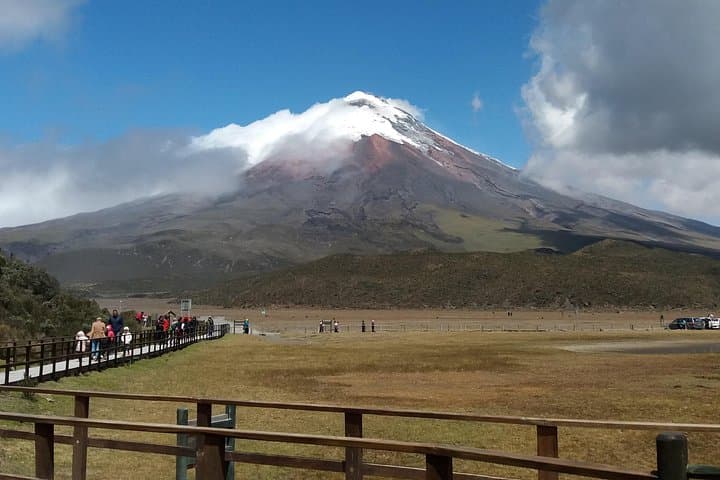 Cotopaxi and Quilotoa One-Day Tour — Cotopaxi Volcano & Quilotoa Lagoon Adventure photo 2