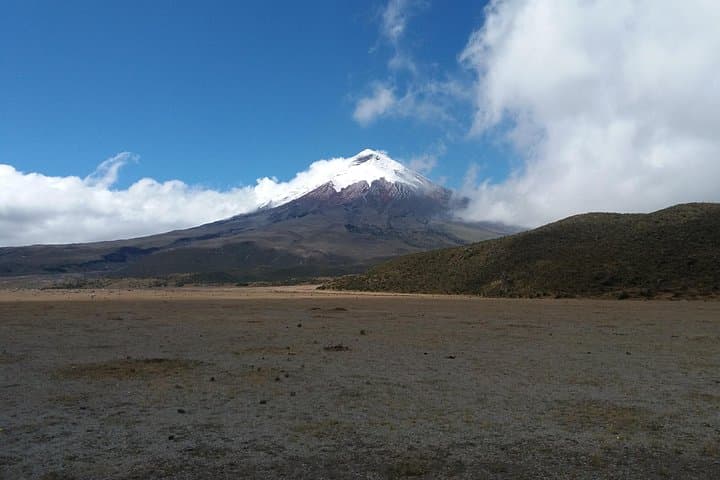 Cotopaxi and Quilotoa One-Day Tour — Cotopaxi Volcano & Quilotoa Lagoon Adventure photo 4