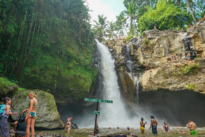 Blue Lagoon Snorkeling and Tegenungan Waterfall Day Trip from Ubud photo 4