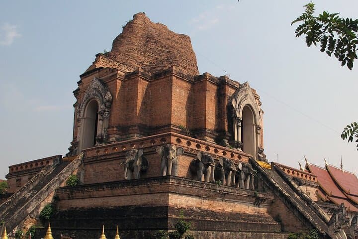 Chiang Mai City Private Tour: Doi Suthep, Old City Temples & Bor Sang Craft Village photo 4
