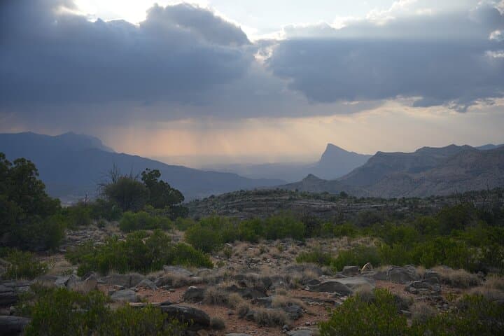 Balcony Walk on Jebel Shams: Hike Oman’s Grand Canyon Edge photo 3