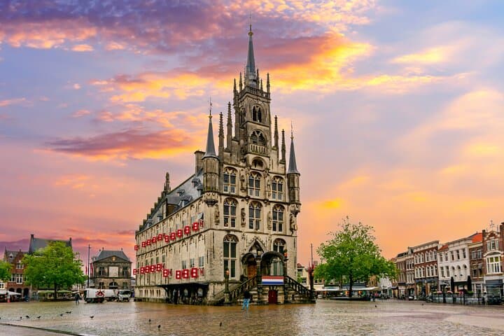 Private Transfer Rotterdam to Amsterdam with 2-Hour Stop in Gouda
