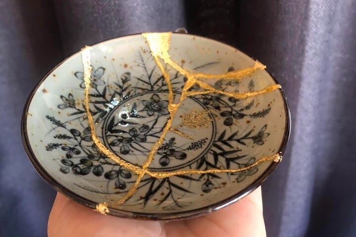 Modern Kintsugi Workshop in Phuket: Repair Decorative Plates with Resin & Gold photo 4